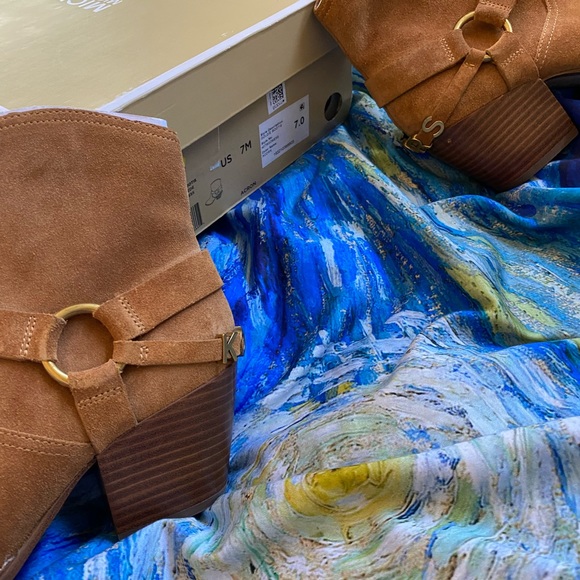 Michael Kors - new in box, never worn - Picture 9 of 14